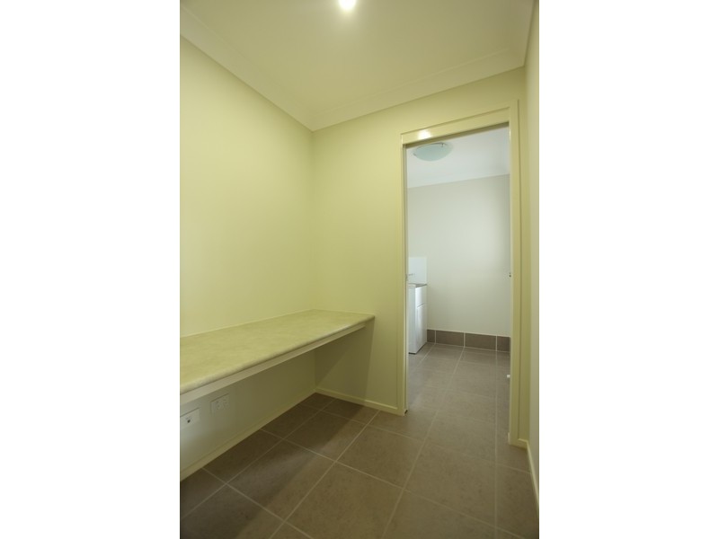 5 Riviera Crescent, North Lakes QLD 4509