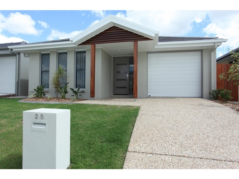 25 Riviera Crescent, North Lakes QLD 4509