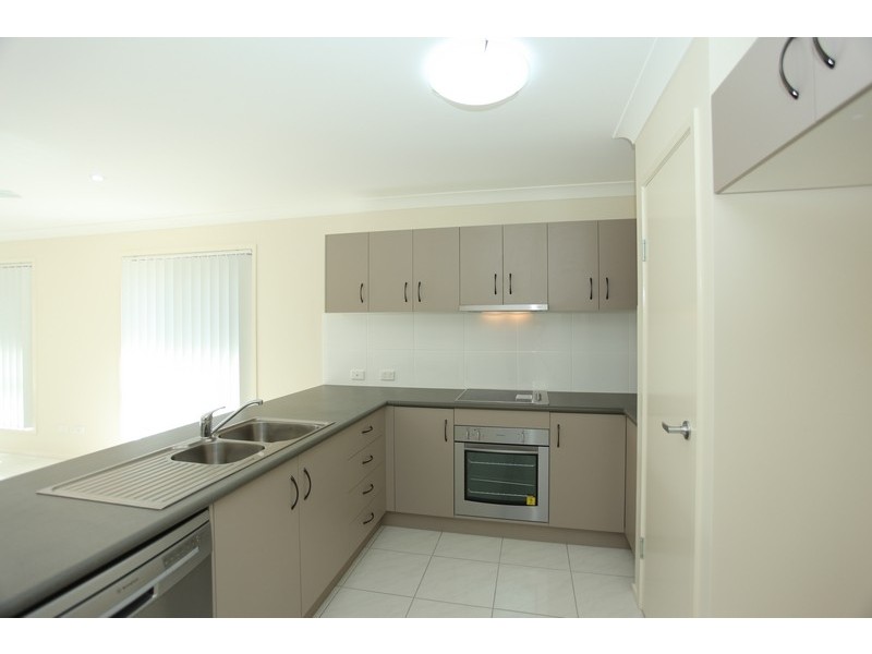25 Riviera Crescent, North Lakes QLD 4509