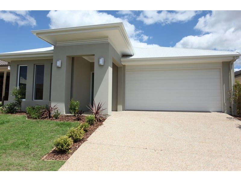 129 Mackintosh Drive, North Lakes QLD 4509