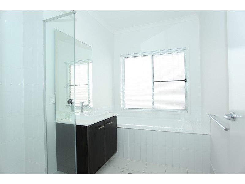 129 Mackintosh Drive, North Lakes QLD 4509