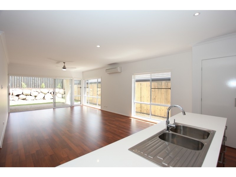 129 Mackintosh Drive, North Lakes QLD 4509