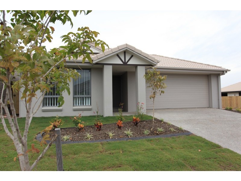 24 Williams Crescent, North Lakes QLD 4509