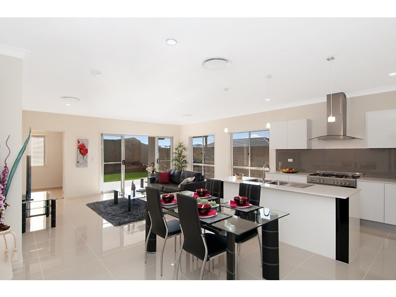 140 Nicklaus Parade, North Lakes QLD 4509