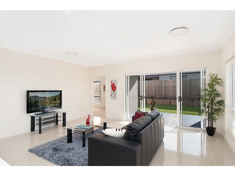 140 Nicklaus Parade, North Lakes QLD 4509