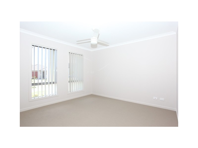 131 Mackintosh Drive, North Lakes QLD 4509