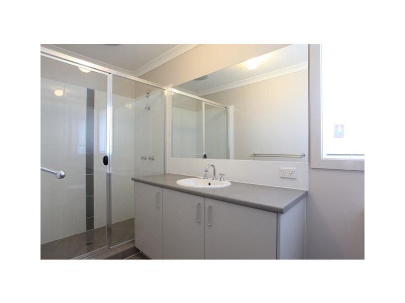 131 Mackintosh Drive, North Lakes QLD 4509