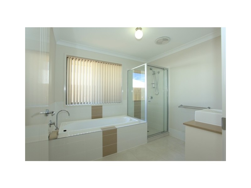20 Severn Crescent, North Lakes QLD 4509