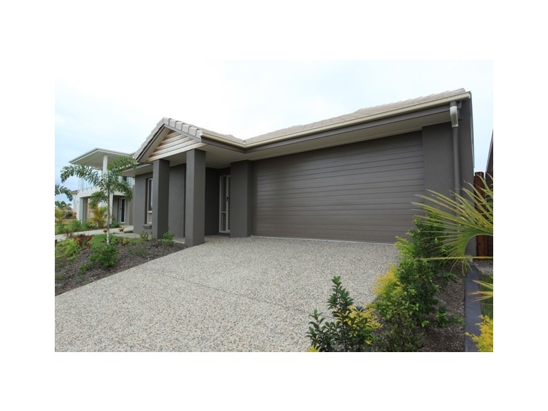 76 Nicklaus Parade, North Lakes QLD 4509