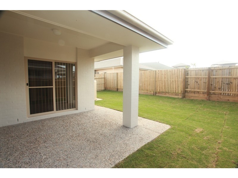 76 Nicklaus Parade, North Lakes QLD 4509