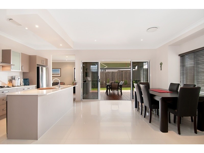 3 Carmody Parade, North Lakes QLD 4509