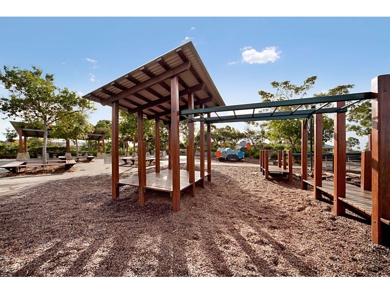 33 Southerden Drive, North Lakes QLD 4509