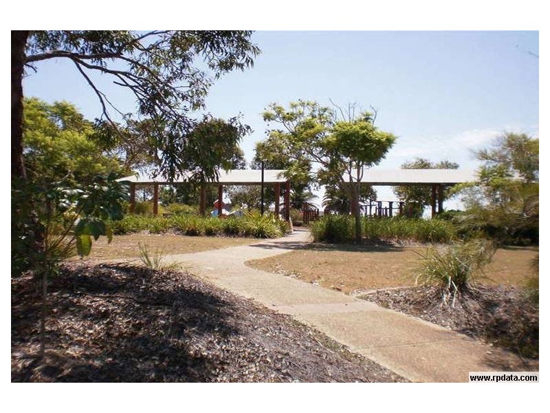 33 Southerden Drive, North Lakes QLD 4509