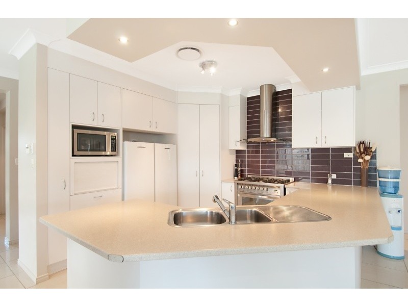 18 Kurrajong Circuit, North Lakes QLD 4509