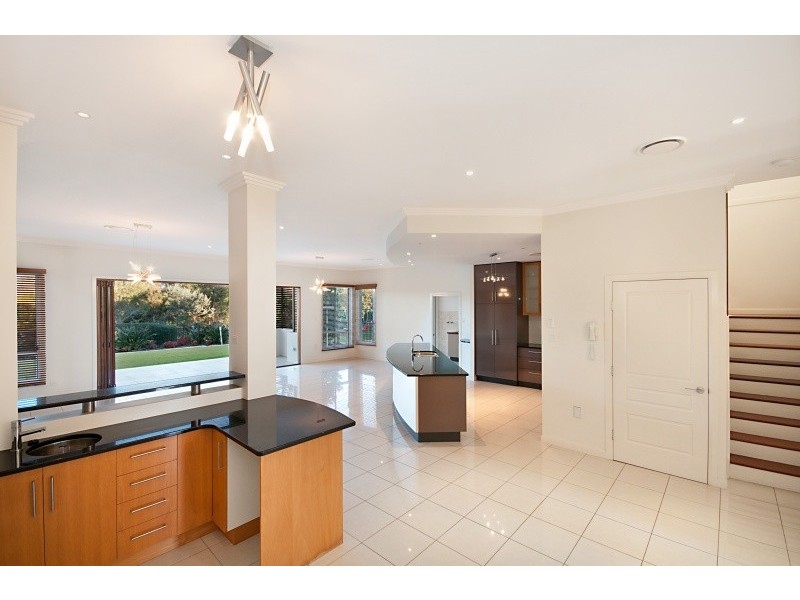 24 Sandpiper Avenue, North Lakes QLD 4509