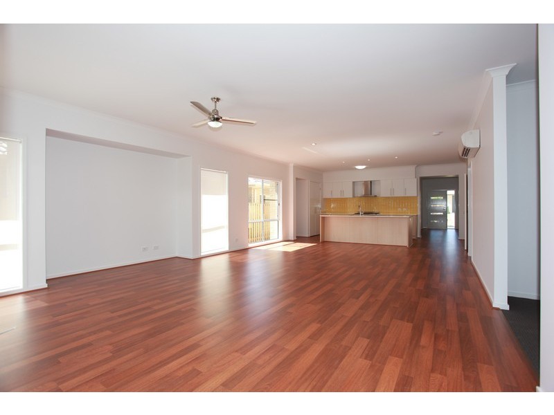 8 Lanagan Circuit, North Lakes QLD 4509