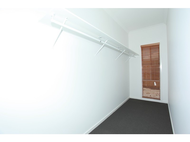 8 Lanagan Circuit, North Lakes QLD 4509