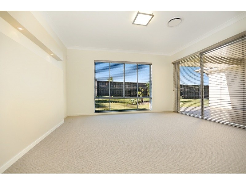3 Eaton Close, North Lakes QLD 4509