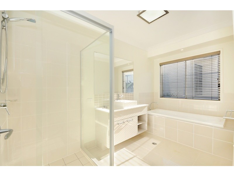 3 Eaton Close, North Lakes QLD 4509