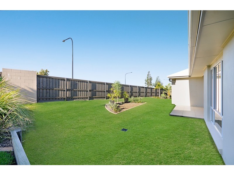 3 Eaton Close, North Lakes QLD 4509