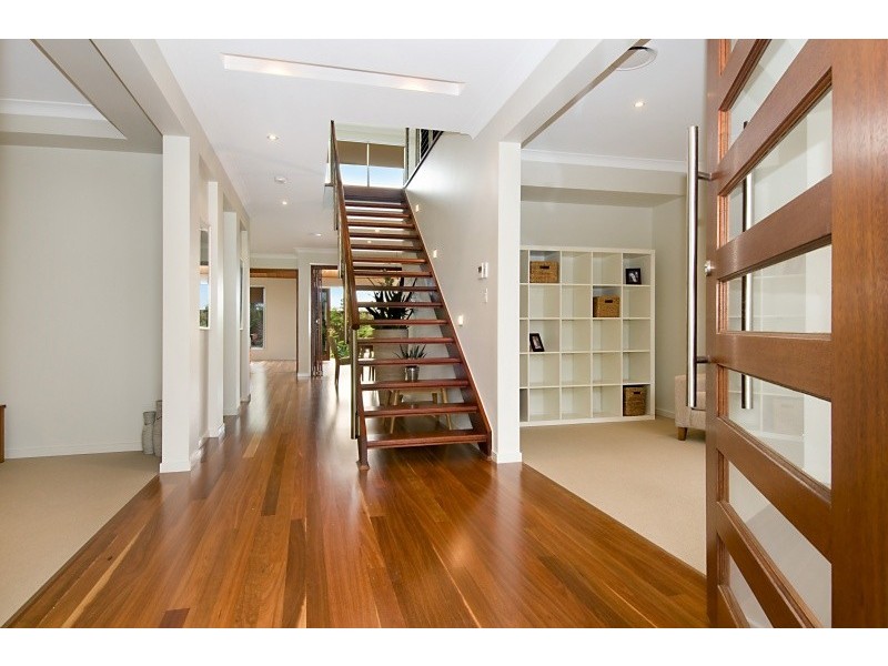 8 Moloney Place, North Lakes QLD 4509