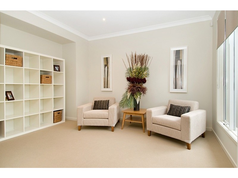 8 Moloney Place, North Lakes QLD 4509