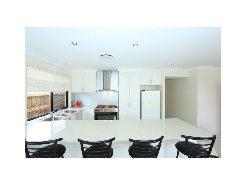 4 Shimao Crescent, North Lakes QLD 4509