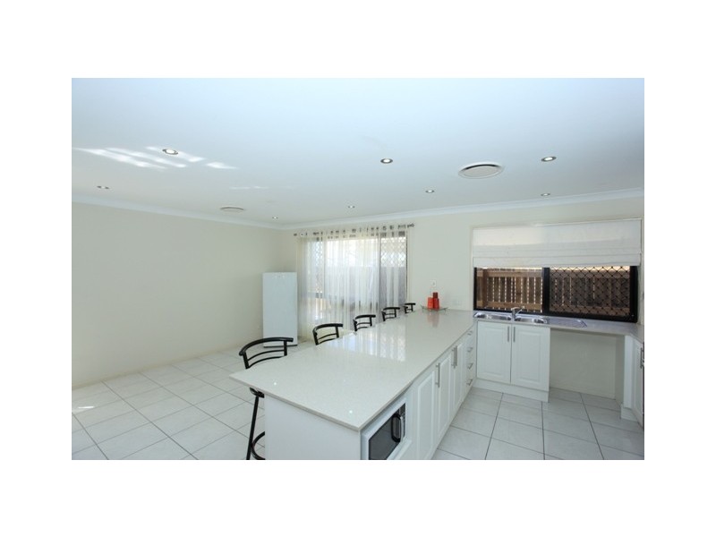 4 Shimao Crescent, North Lakes QLD 4509