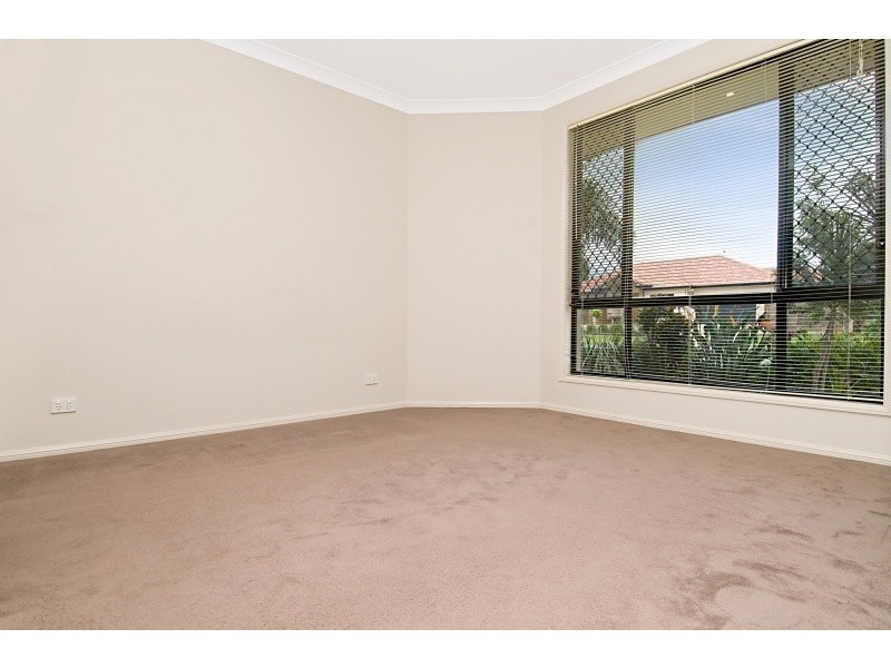 4 Appleby Close, North Lakes QLD 4509