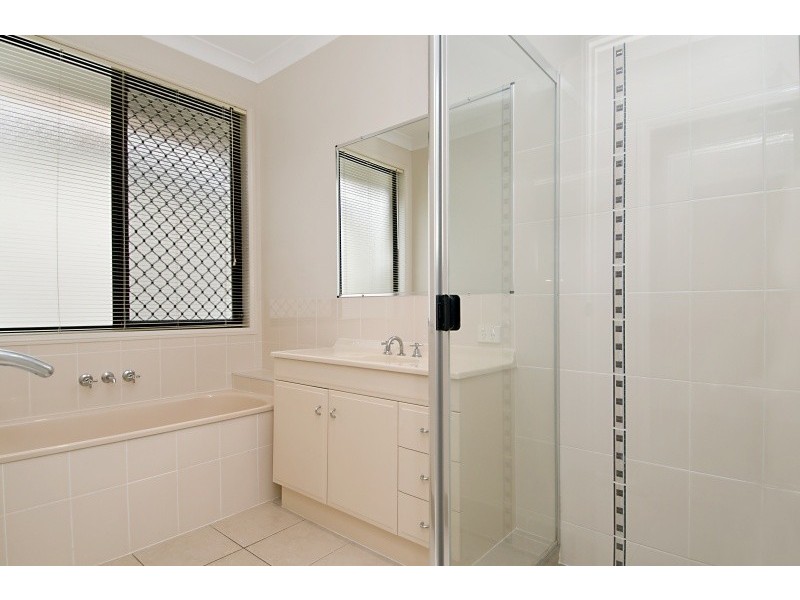 4 Appleby Close, North Lakes QLD 4509