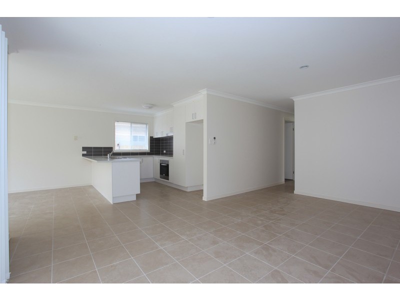 16 Moonie Crescent, North Lakes QLD 4509