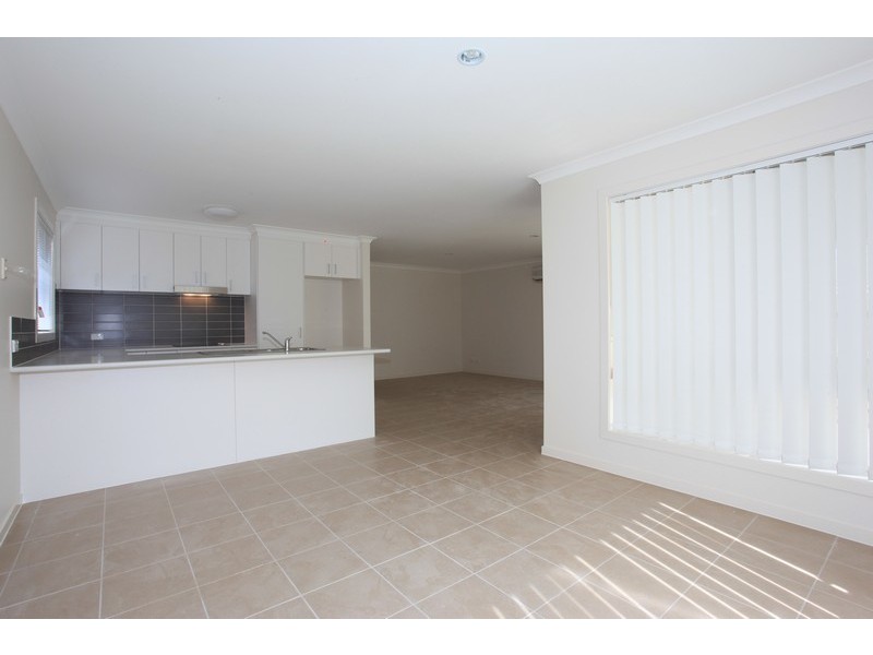 16 Moonie Crescent, North Lakes QLD 4509