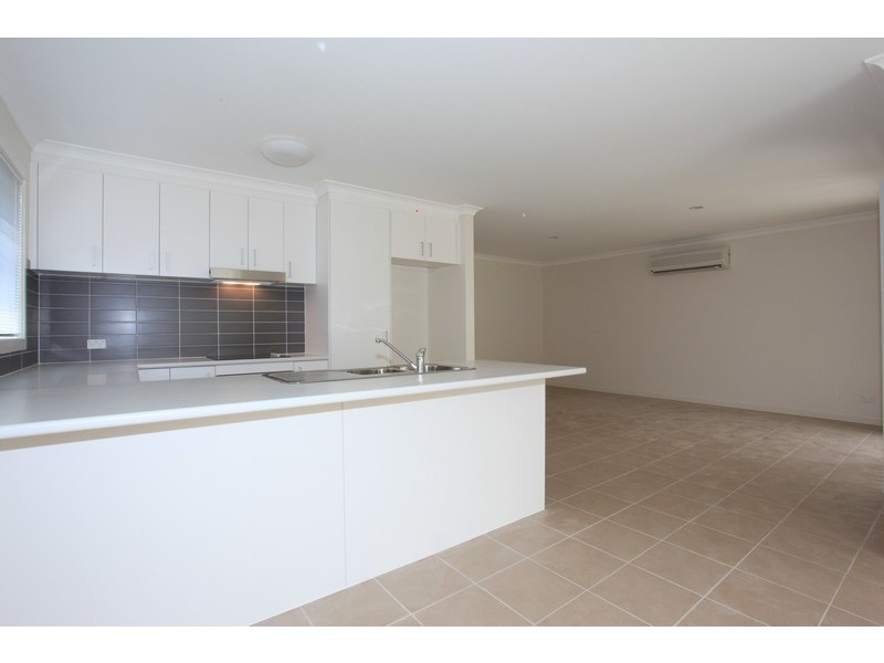 16 Moonie Crescent, North Lakes QLD 4509