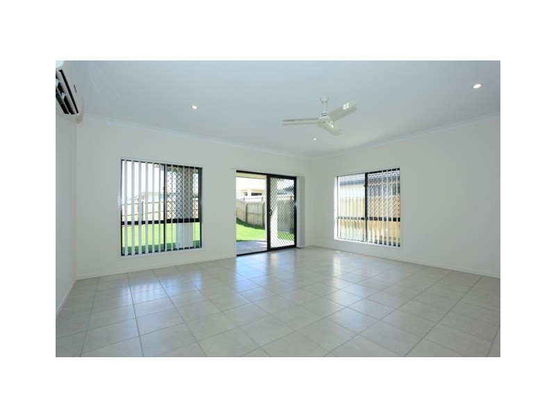 27 Friars Crescent, North Lakes QLD 4509