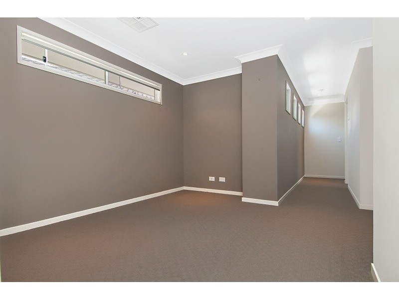 74 Elkington Circuit, North Lakes QLD 4509