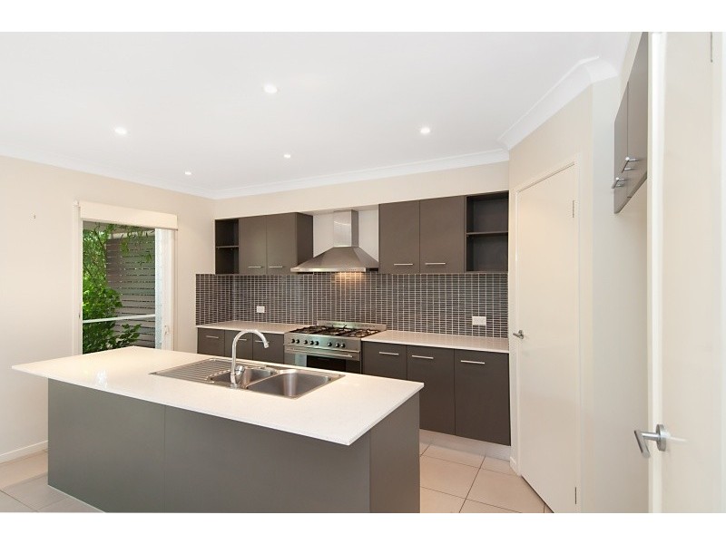 74 Elkington Circuit, North Lakes QLD 4509