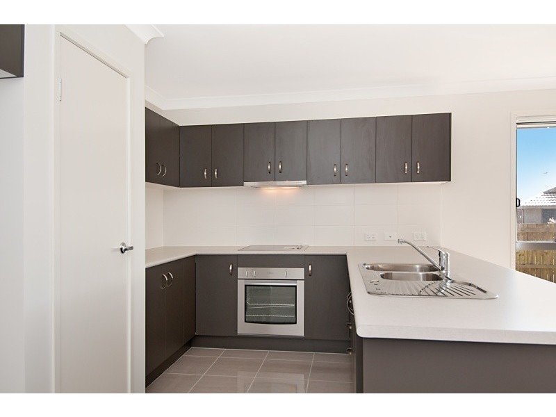 9 Williams Crescent, North Lakes QLD 4509