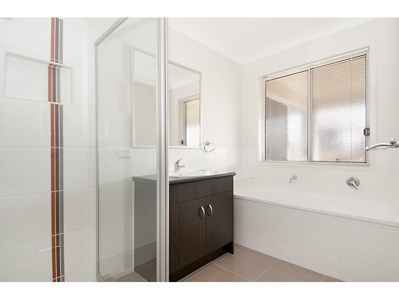 9 Williams Crescent, North Lakes QLD 4509