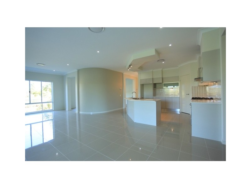 11 Faldo Court, North Lakes QLD 4509