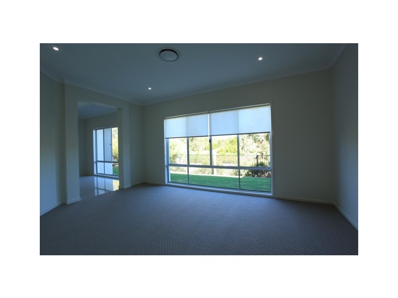 11 Faldo Court, North Lakes QLD 4509
