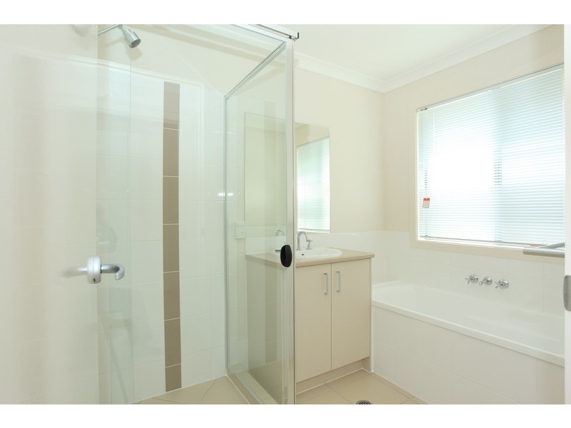 20 Chase Crescent, North Lakes QLD 4509