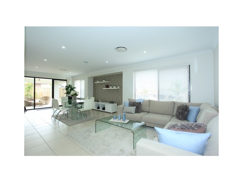 21 Williams Crescent, North Lakes QLD 4509