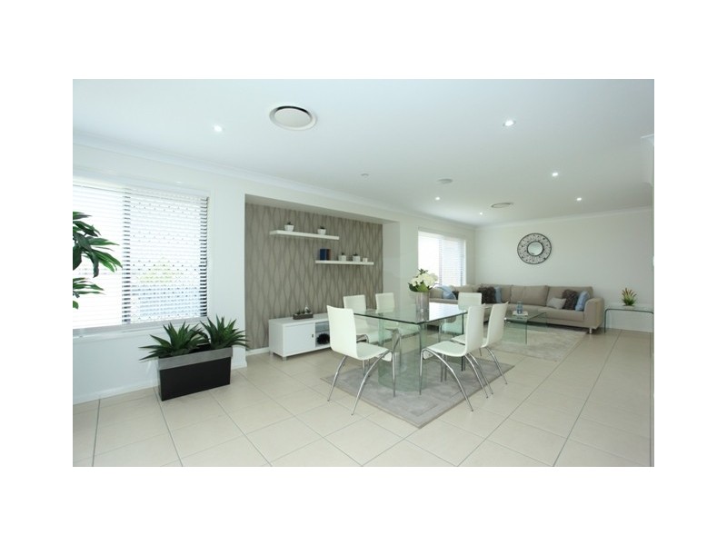 21 Williams Crescent, North Lakes QLD 4509