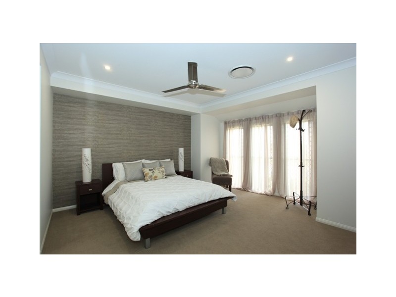21 Williams Crescent, North Lakes QLD 4509