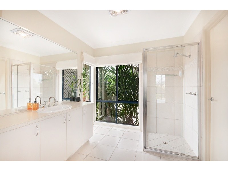 6 Manor Close, Murrumba Downs QLD 4503