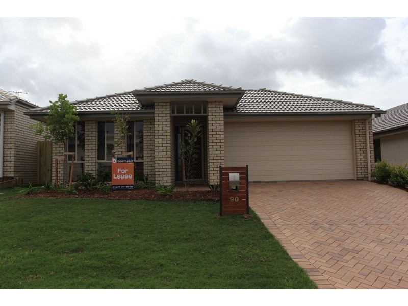 90 Mackintosh Drive, North Lakes QLD 4509