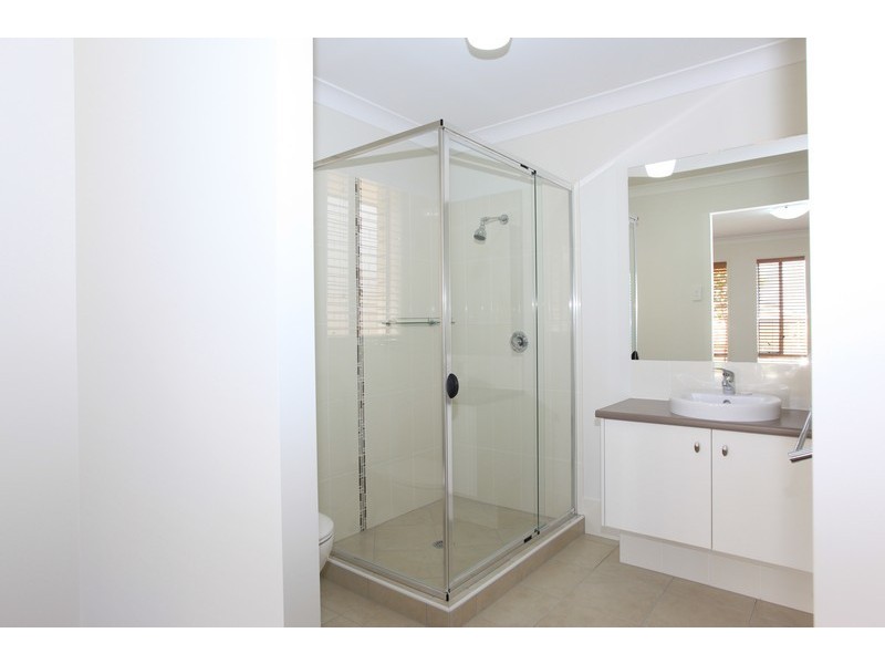 90 Mackintosh Drive, North Lakes QLD 4509