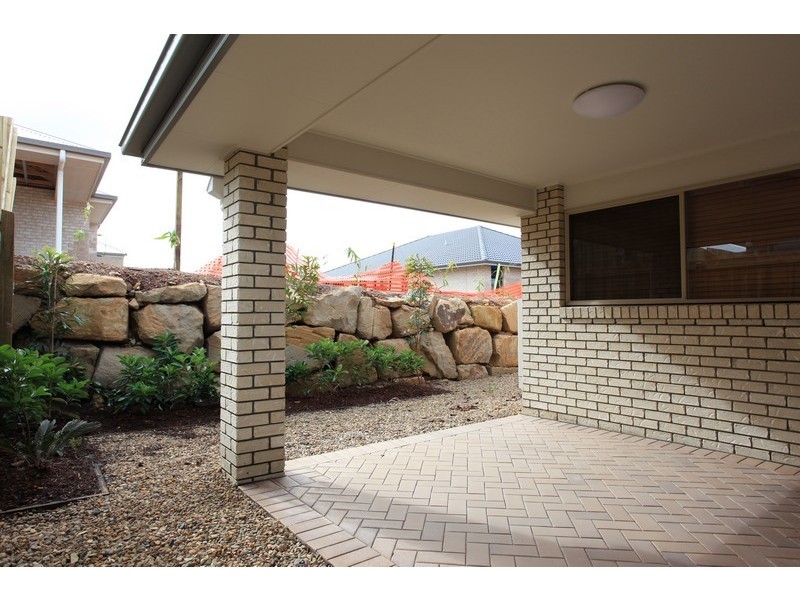 90 Mackintosh Drive, North Lakes QLD 4509