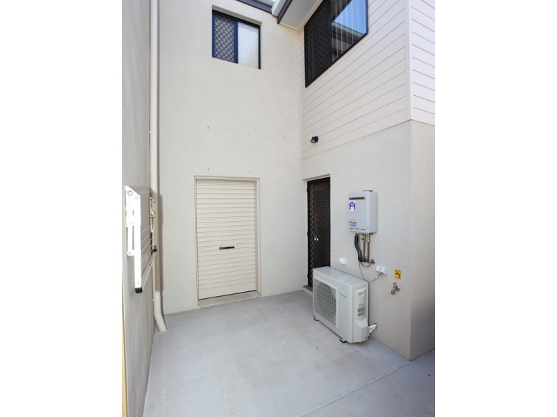 7 First Street, North Lakes QLD 4509