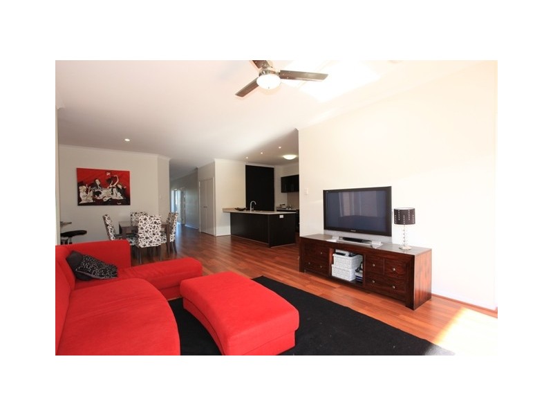 110 Nicklaus Parade, North Lakes QLD 4509